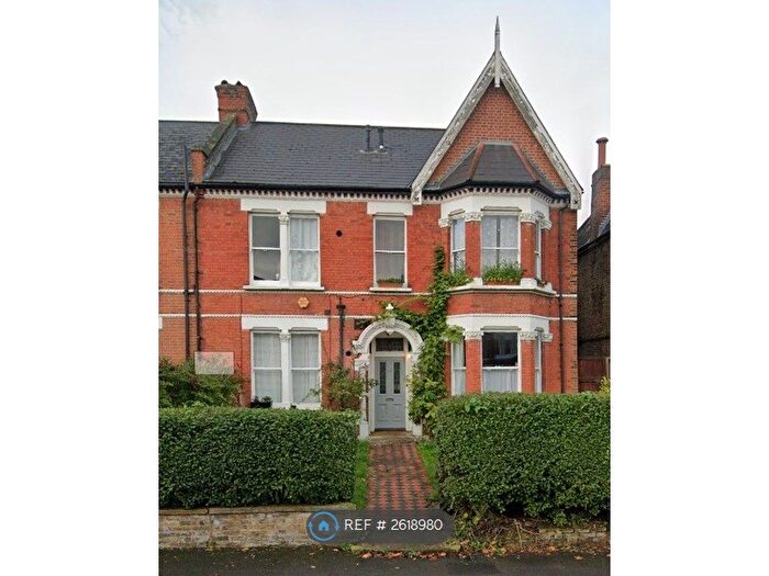 Studio To Rent In Rosendale Road, London, SE21