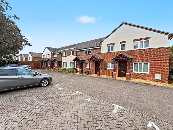 2 Bedroom Apartment To Rent In Green Lane, Windsor, SL4