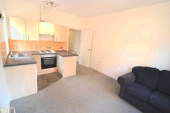 1 Bedroom Flat To Rent In Castle Street, High Wycombe, HP13