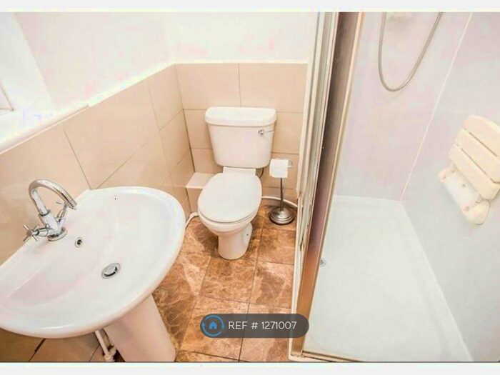 1 Bedroom Flat To Rent In Manchester Road, Huddersfield HD4