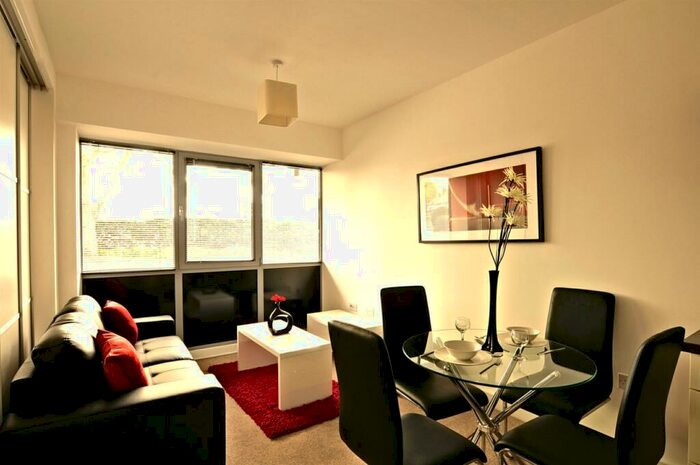 1 Bedroom Flat To Rent In Trinity Court Between Towns Road, OX4