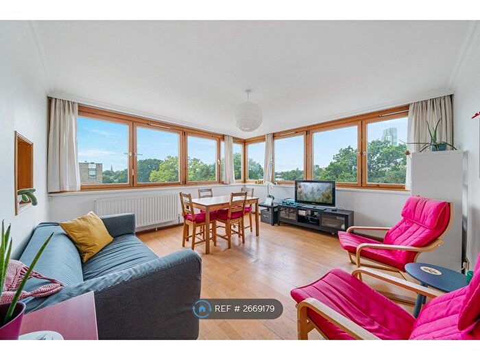 3 Bedroom Flat To Rent In Lincoln Court, London, N16