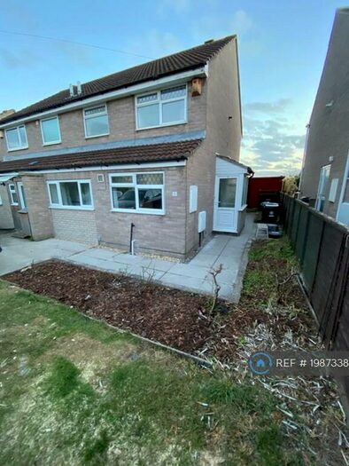 4 Bedroom Semi-Detached House To Rent In Berry Lane, Bristol, BS7