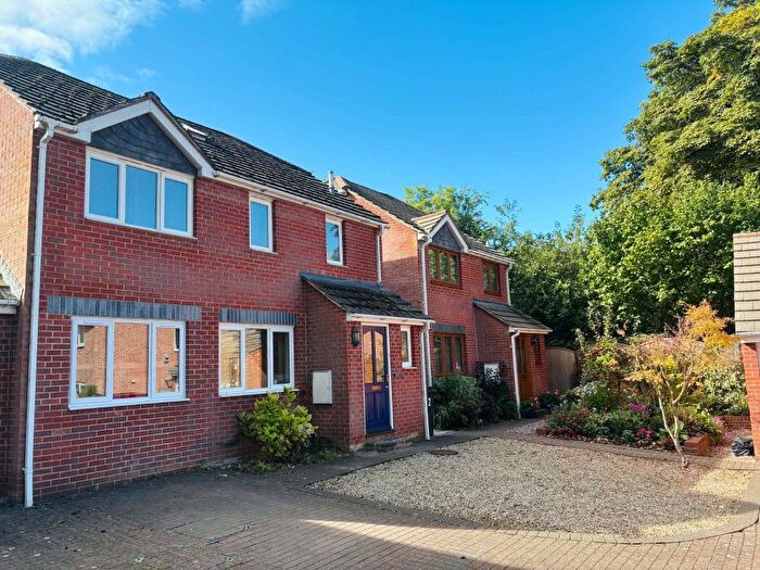 4 Bedroom Detached House For Sale In The Mews, Lipscombe Close, Newbury, RG14