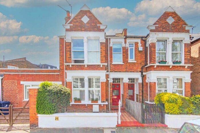 2 Bedroom Flat To Rent In Willcott Road, London, W3