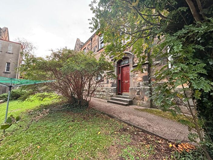 2 Bedroom Flat To Rent In Castle Court, Stirling, FK8