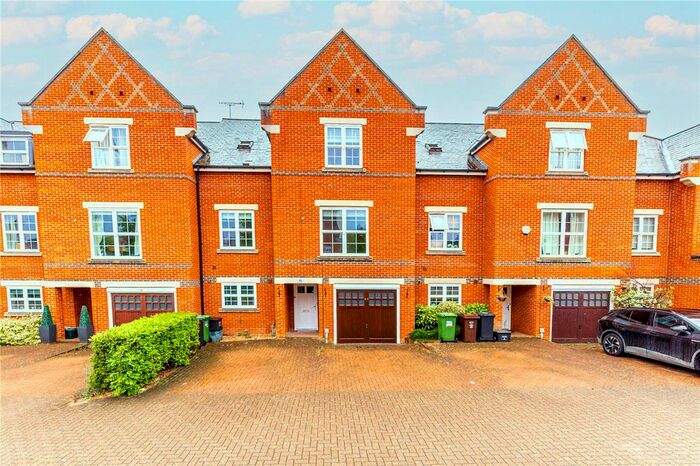 5 Bedroom Terraced House To Rent In Beningfield Drive, London Colney, St. Albans, AL2