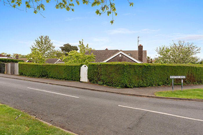 3 Bedroom Detached Bungalow For Sale In Newstead Avenue, Holton-Le-Clay, DN36