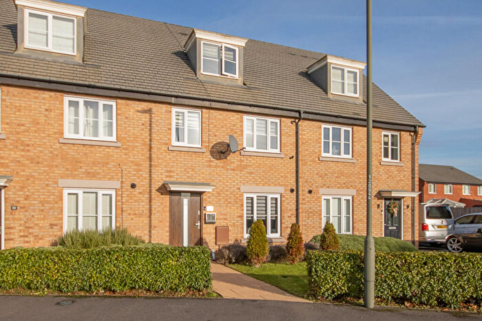 3 Bedroom Terraced House For Sale In Merevale Way, Stenson Fields, DE24