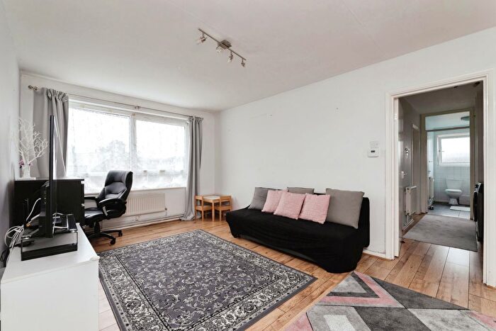 2 Bedroom Flat To Rent In Waltham Court, Garner Road, Walthamstow, London, E17