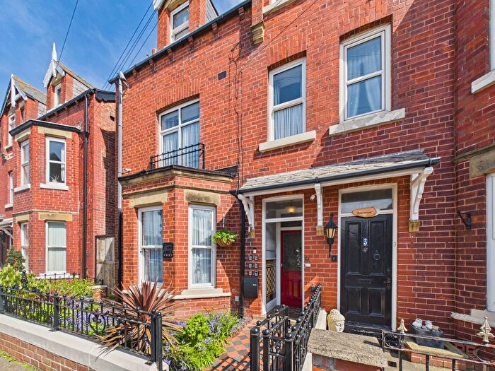 6 Bedroom Semi-Detached House For Sale In Ocean Road, Whitby, YO21