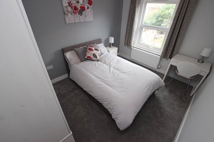 1 Bedroom Terraced House To Rent In Stanley Street, Reading, RG1