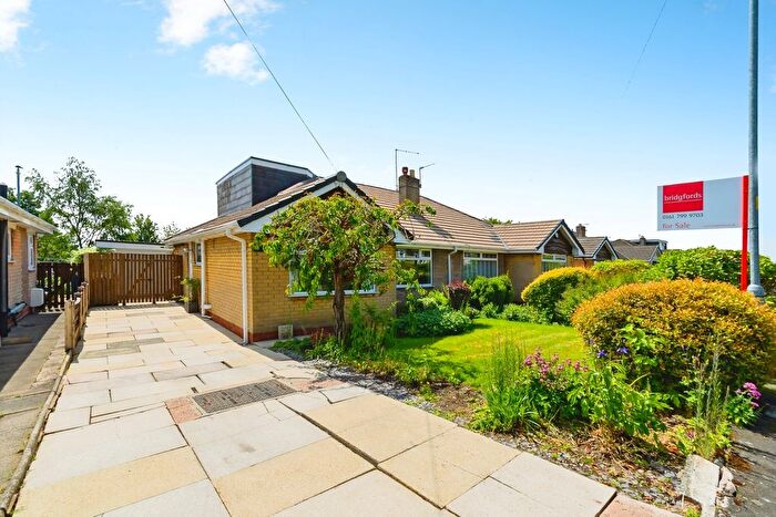 3 Bedroom Semi-Detached House For Sale In Gilda Road, Worsley, Manchester, Greater Manchester, M28