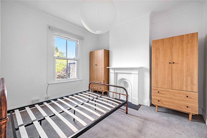 1 Bedroom Flat To Rent In Kenworthy Road, Hackney, London, E9