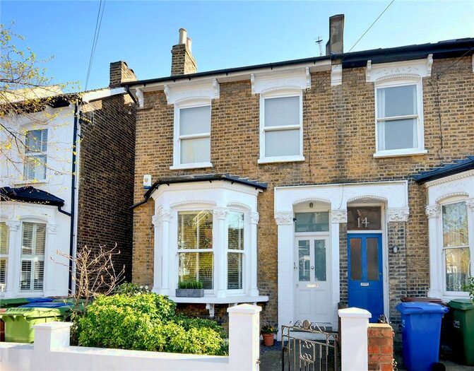 1 Bedroom Flat To Rent In Ondine Road, Peckham Rye, London, SE15