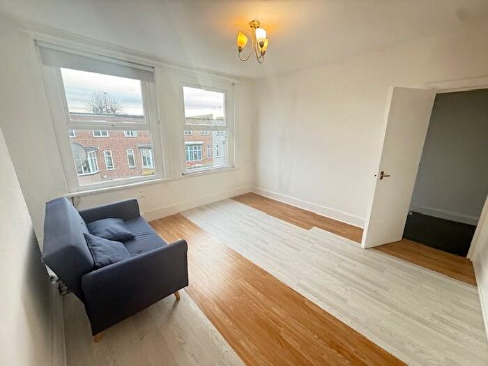 Studio To Rent In Hampden Road, London, N8