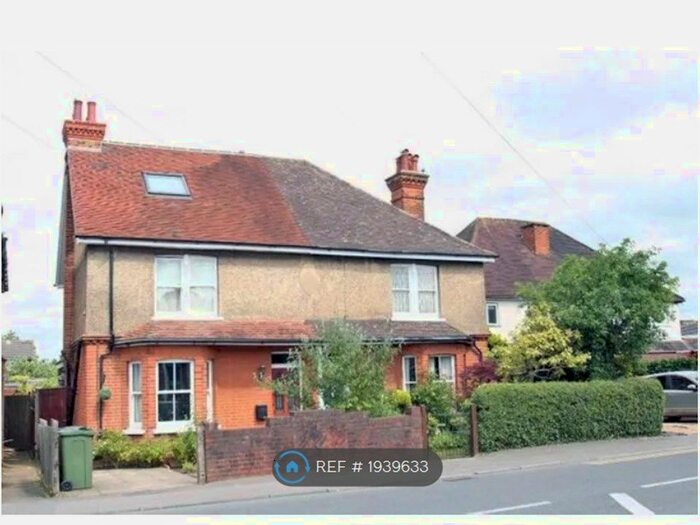 4 Bedroom Semi-Detached House To Rent In Worplesdon Road, Guildford, GU2