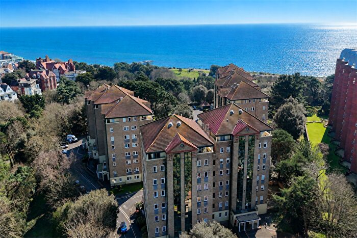 3 Bedroom Flat For Sale In East Cliff, BH1