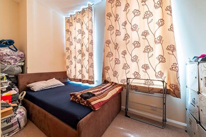 2 Bedroom Flat For Sale In The Broadway, Crowborough, TN6
