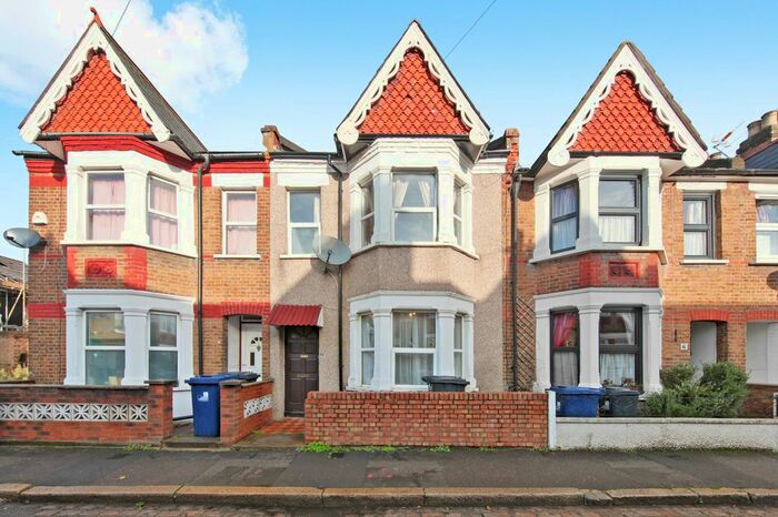 4 Bedroom Terraced House To Rent In Hatfield Road, London, W13