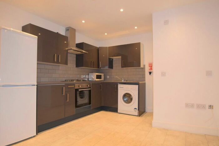 1 Bedroom Flat To Rent In City Road, Roath, CF24