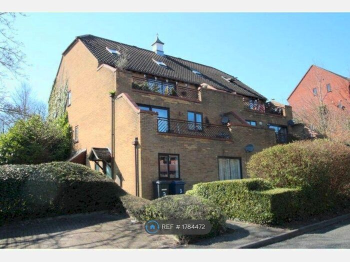 2 Bedroom Maisonette To Rent In Ripley Close, High Wycombe, HP13