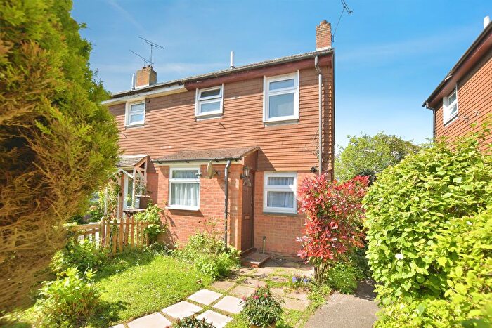 3 Bedroom End Terrace House For Sale In Goteley Mere, Kennington, Ashford, TN24