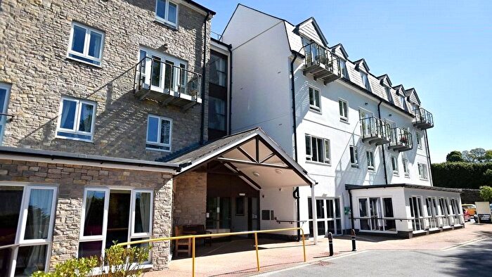 2 Bedroom Flat For Sale In The Rise, George Lane, Plymouth, Devon, PL7