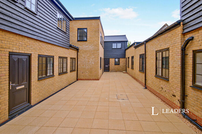 3 Bedroom Terraced House To Rent In Victoria Avenue, Southend-on-Sea, Essex, SS2