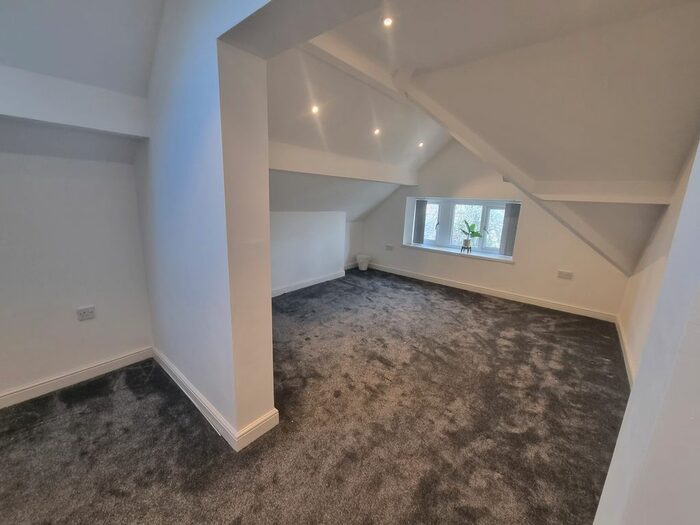 2 Bedroom Flat To Rent In Shaftesbury Avenue, Bradford, BD9