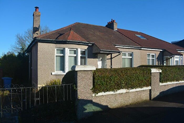 2 Bedroom Semi-Detached Bungalow For Sale In Coldstream Drive, Glasgow, G73
