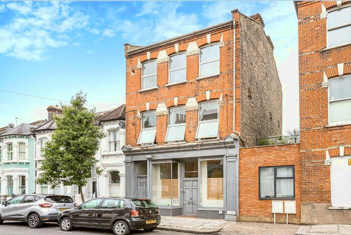 2 Bedroom Flat To Rent In Gironde Road, Fulham, SW6