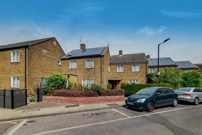 3 Bedroom Terraced House To Rent In Burbage Close, Bermondsey, London, SE1