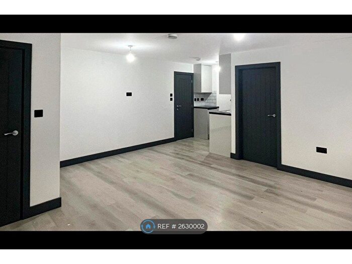 1 Bedroom Flat To Rent In High Street, Aylesbury, HP20