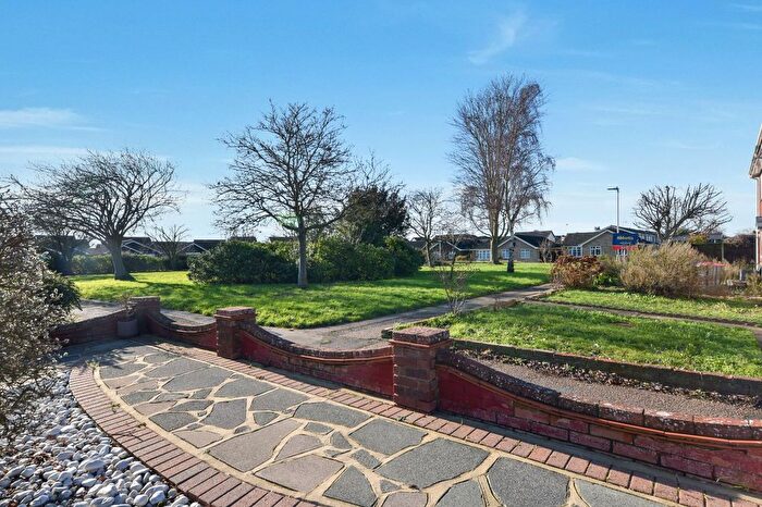 2 Bedroom Bungalow For Sale In Teigngrace, Bishopsteignton Location, Shoeburyness, Essex, SS3