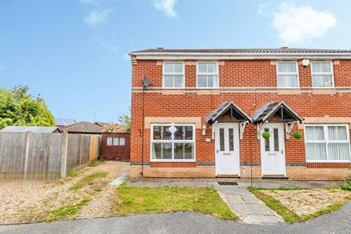 3 Bedroom Semi-Detached House For Sale In Lupin Road, Lincoln, LN2