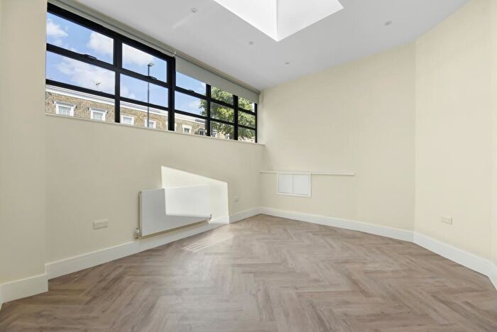 1 Bedroom House To Rent In Prince Of Wales Road, Kentish Town, NW5