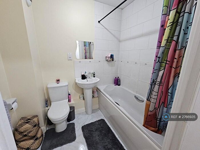 1 Bedroom Flat To Rent In Cwrt Llys Fynnon, Pontllanfraith, Blackwood, NP12