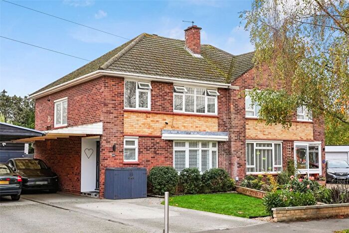 3 Bedroom Semi Detached House For Sale In Sunna Gardens, Sunbury, TW16