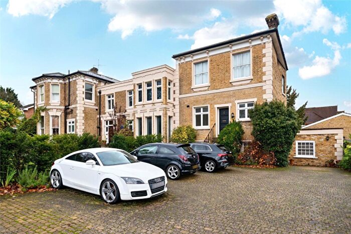 2 Bedroom Flat For Sale In Westerham Road, Keston, BR2