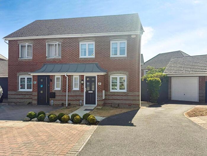 2 Bedroom Semi Detached House For Sale In Wiltshire Crescent, Basingstoke, Hampshire, RG22