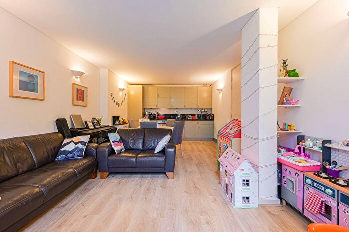 1 Bedroom Flat For Sale In West Parkside, Greenwich Millennium Village, London, SE10