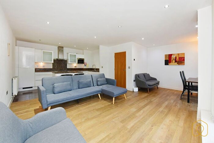2 Bedroom Property To Rent In Western Gateway, Adriatic Apartments, E16
