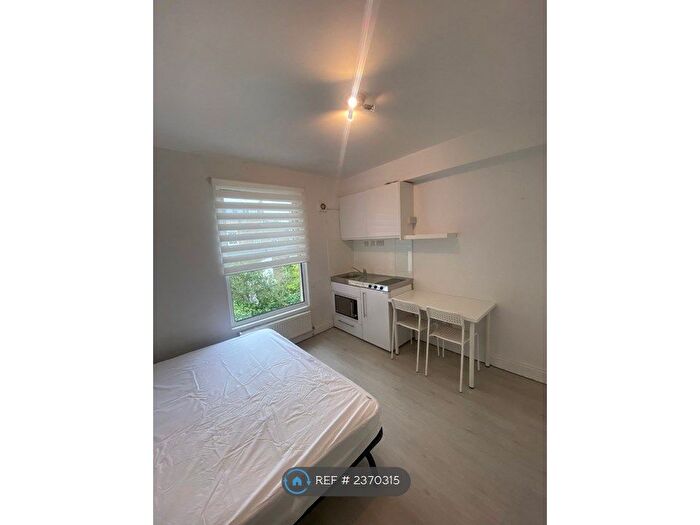 Studio To Rent In Askew Crescent, London, W12