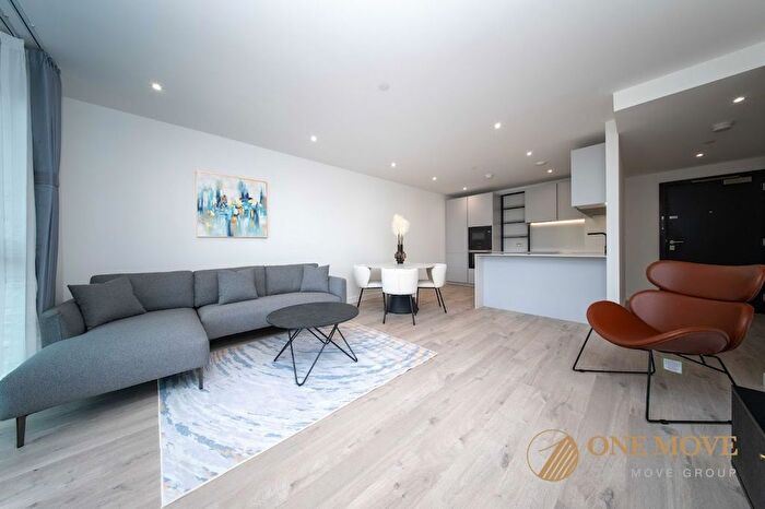 2 Bedroom Flat To Rent In Azure Apartments, Woodberry Down, N4