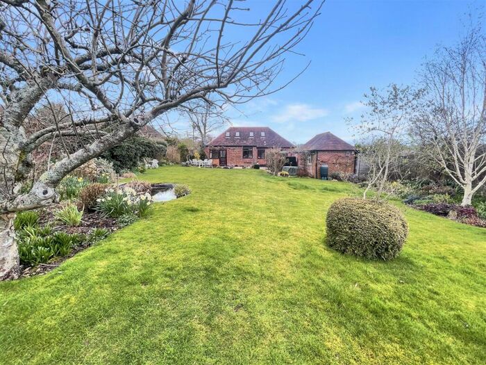 4 Bedroom Detached Bungalow For Sale In Middleton Road, Winterslow, Salisbury, SP5