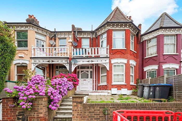 2 Bedroom Flat For Sale In Burnley Road, London, NW10