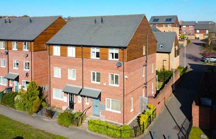 4 Bedroom Semi-Detached House To Rent In Oaktree Drive, Gipton, Leeds, West Yorkshire, LS8