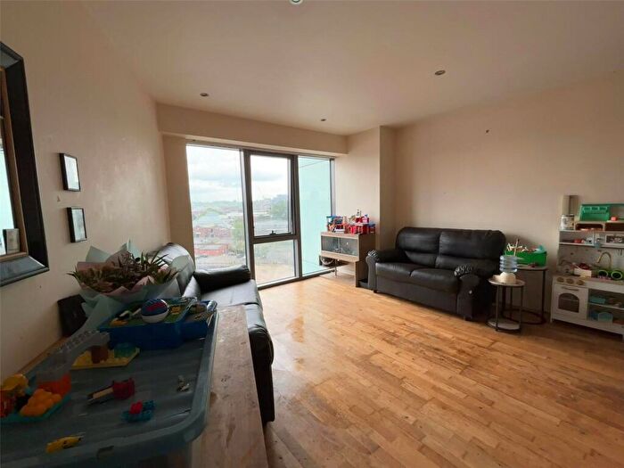 2 Bedroom Flat For Sale In Princes Parade, Liverpool, Merseyside, L3