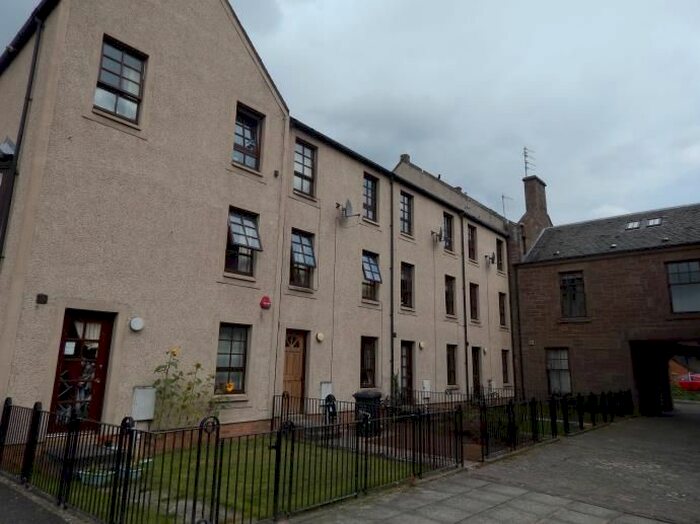 2 Bedroom Town House To Rent In Taylors Lane, Dundee, DD2